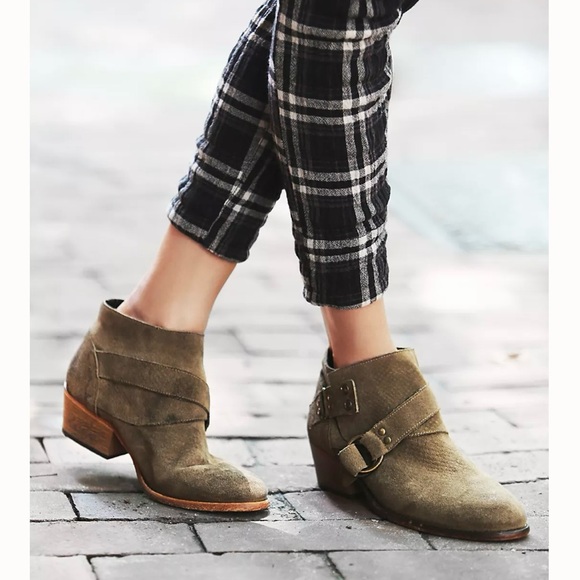 Free People Suede Tortuga Buckle Ankle Boots- Tan Size 38 (US 7.5) Boho - Picture 1 of 12